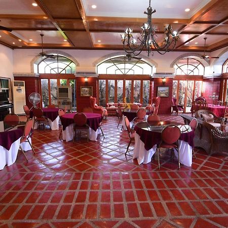 Ang Tahanan Ni Aling Meding Hotel And Restaurant San Pablo Exterior foto